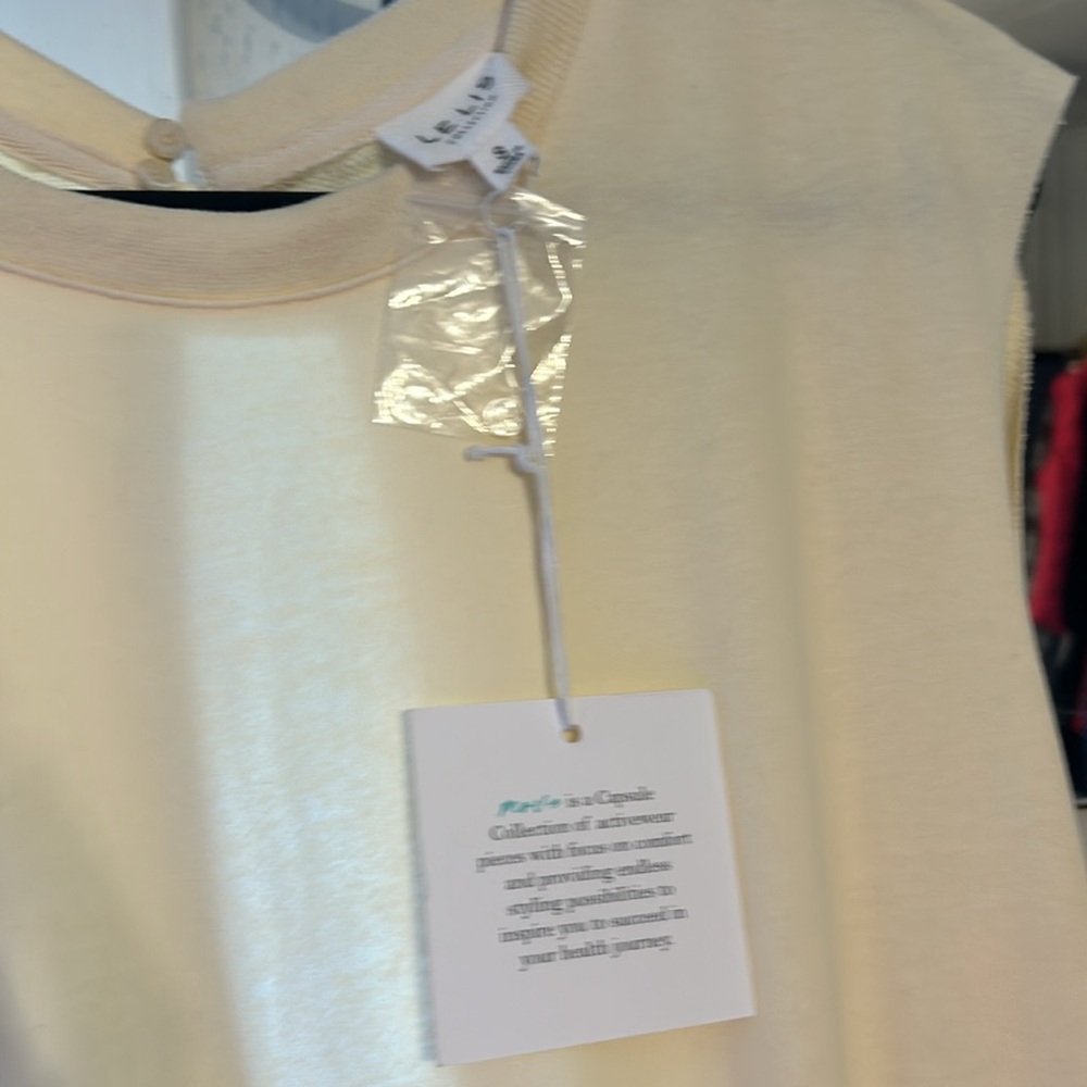 NEW—- Le Lis  Sleeveless Jumpsuit, size small, with POCKETS! - Picture 9 of 9